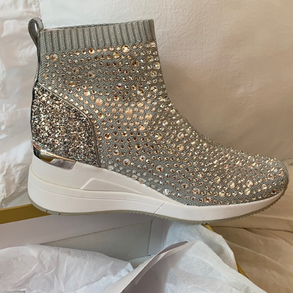 Michael Kors Skyler Bootie Size 8 Stretch Silver/White